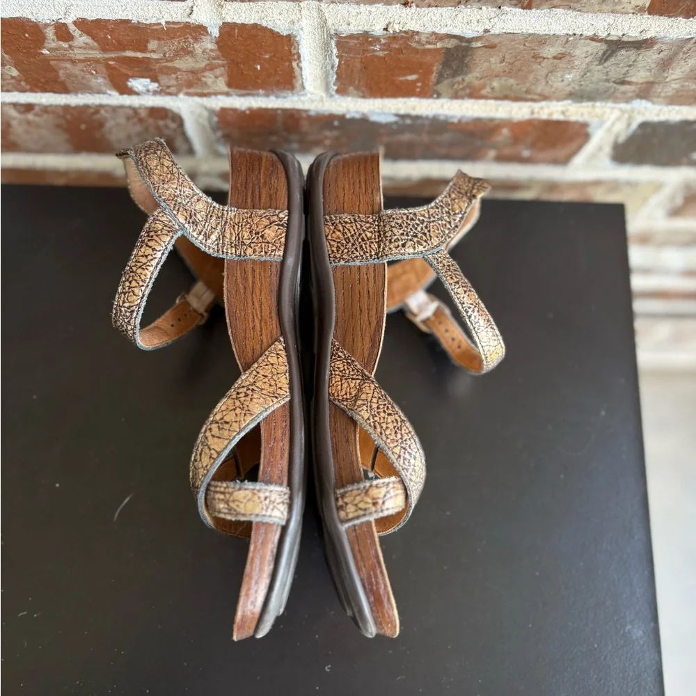 SAS Pampa Fantasia Metallic Toe Loop Sandals Strappy Two Buckles Size 9 - Picture 13 of 15